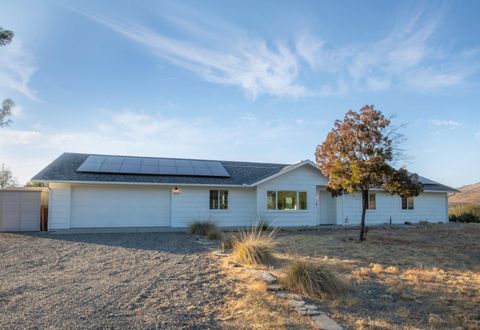 A home in Mariposa