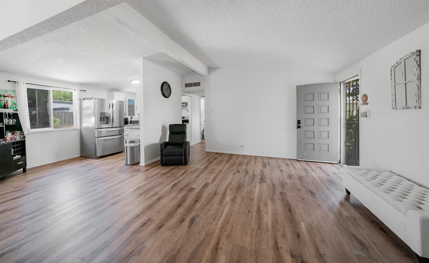 2564 Crescent Avenue - Photo 4