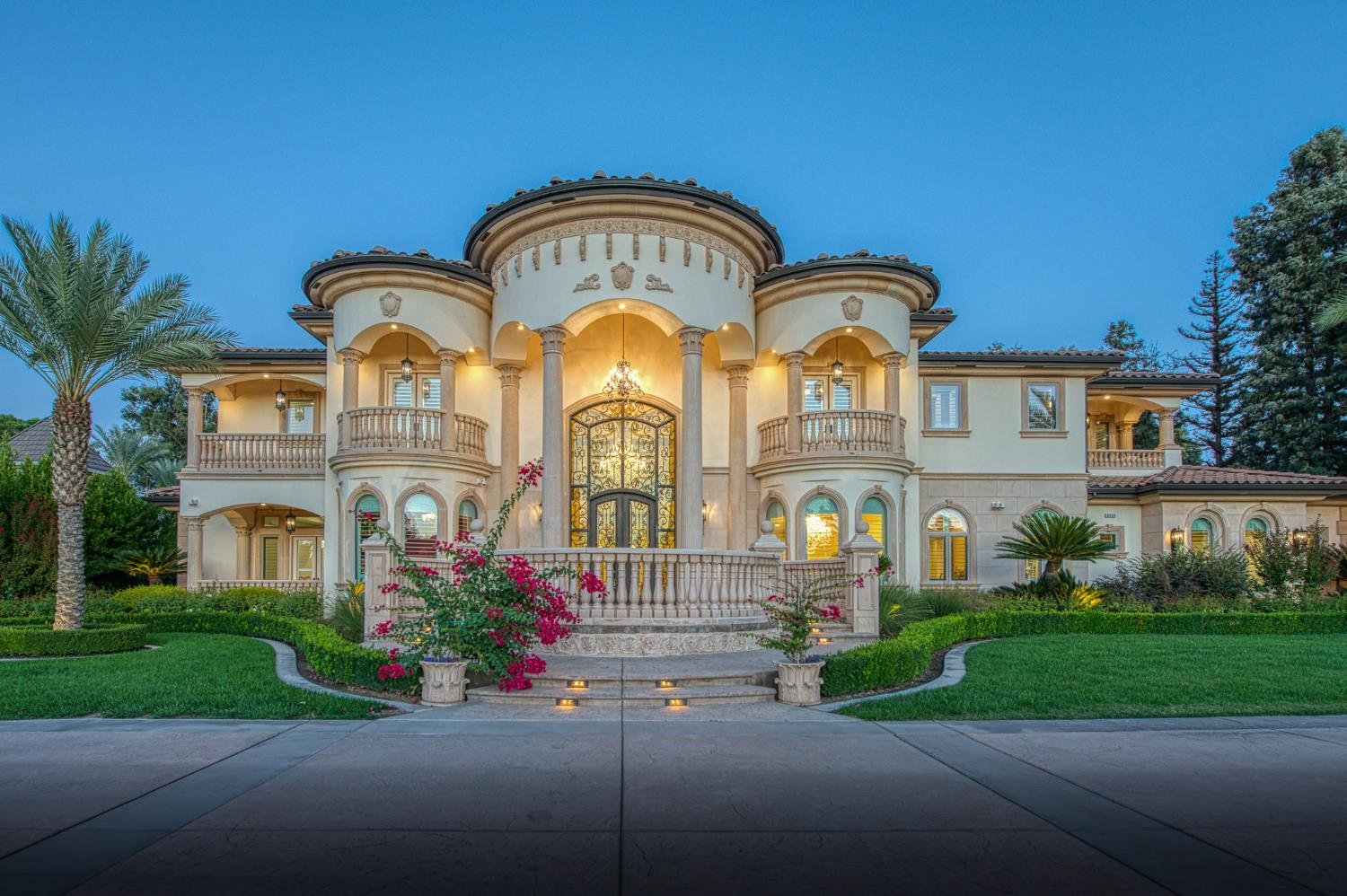 6060 N Van Ness Boulevard