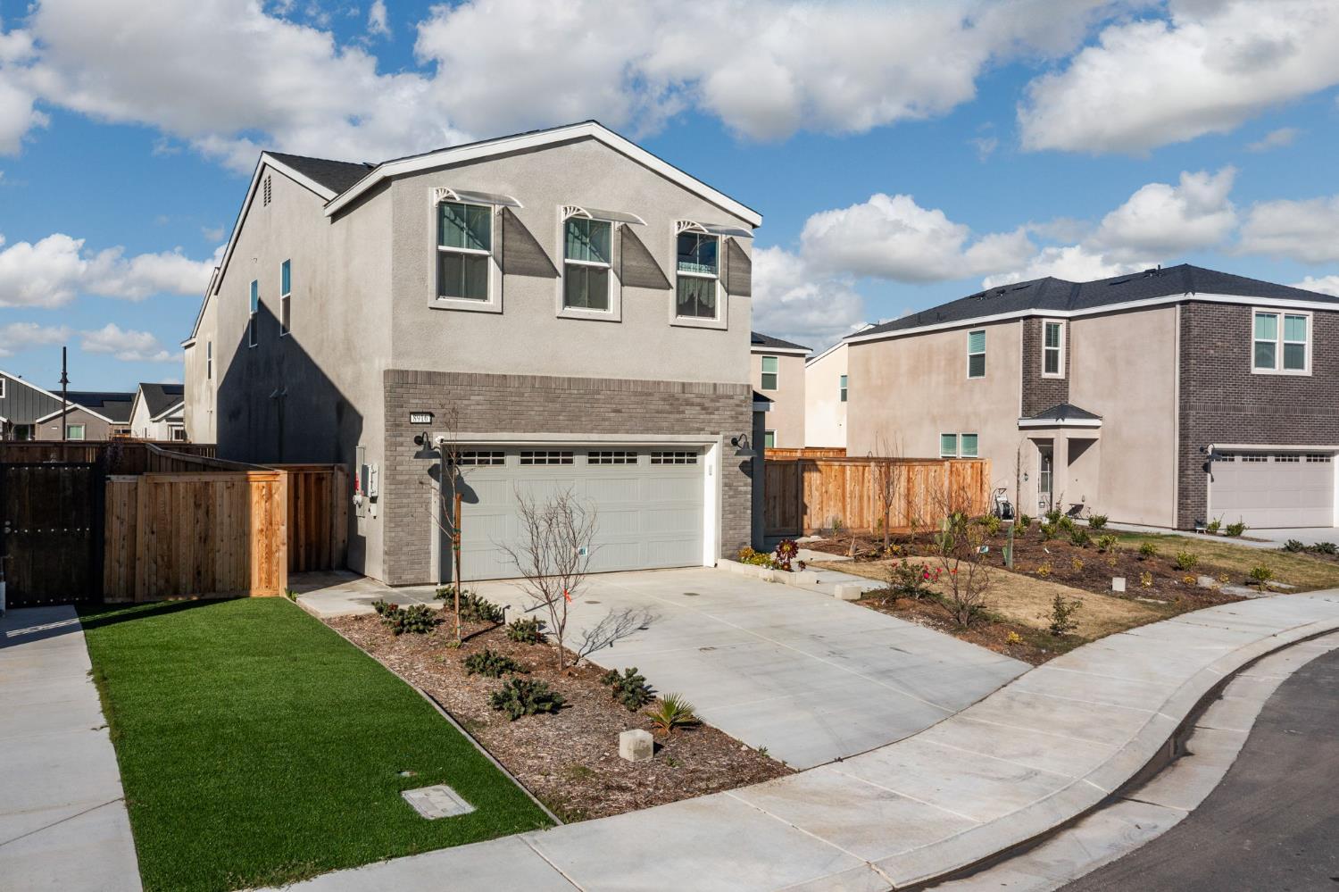 8916 Savona Lane - Photo 2