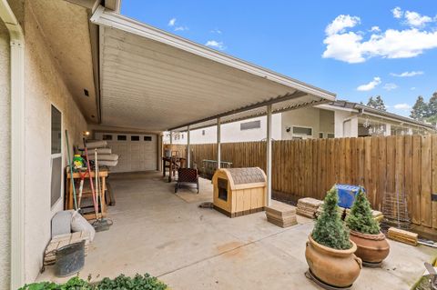 A home in Reedley