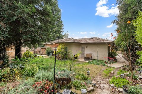 A home in Reedley