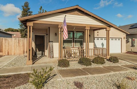 A home in Dinuba