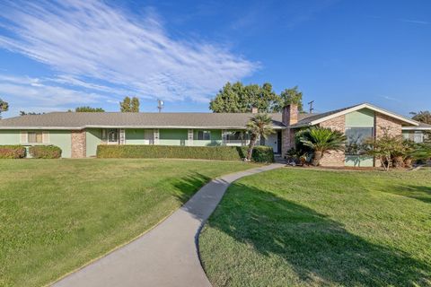 A home in Dinuba