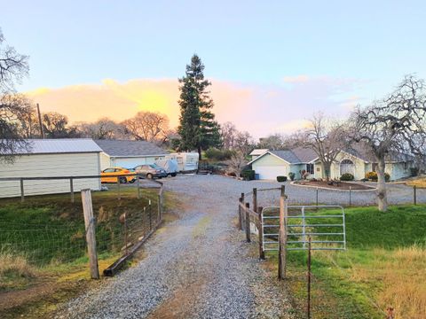 A home in Yokuts Valley