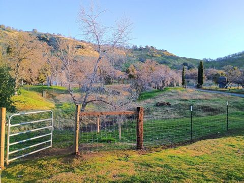 A home in Yokuts Valley