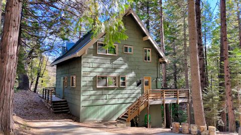 A home in Fish Camp