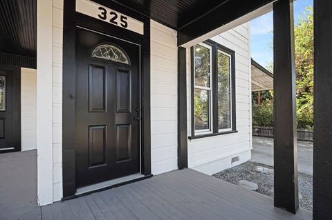 A home in Lemoore