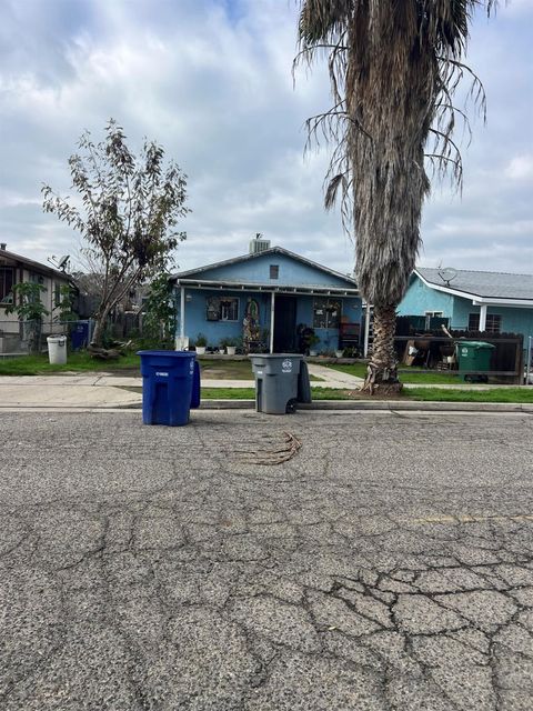 A home in Orange Cove