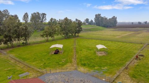 A home in Reedley