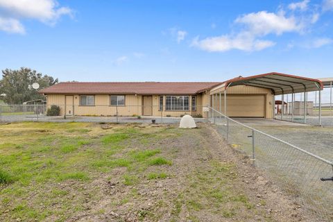 A home in Reedley