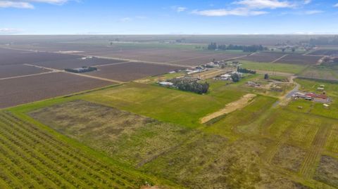 A home in Reedley