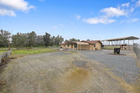 A home in Reedley