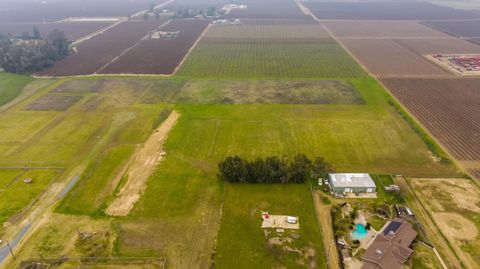 A home in Reedley