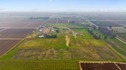 A home in Reedley