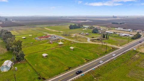 A home in Reedley