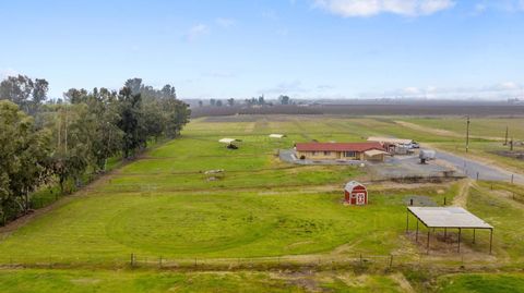 A home in Reedley