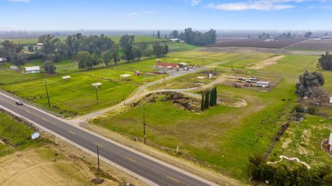 A home in Reedley