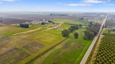 A home in Reedley