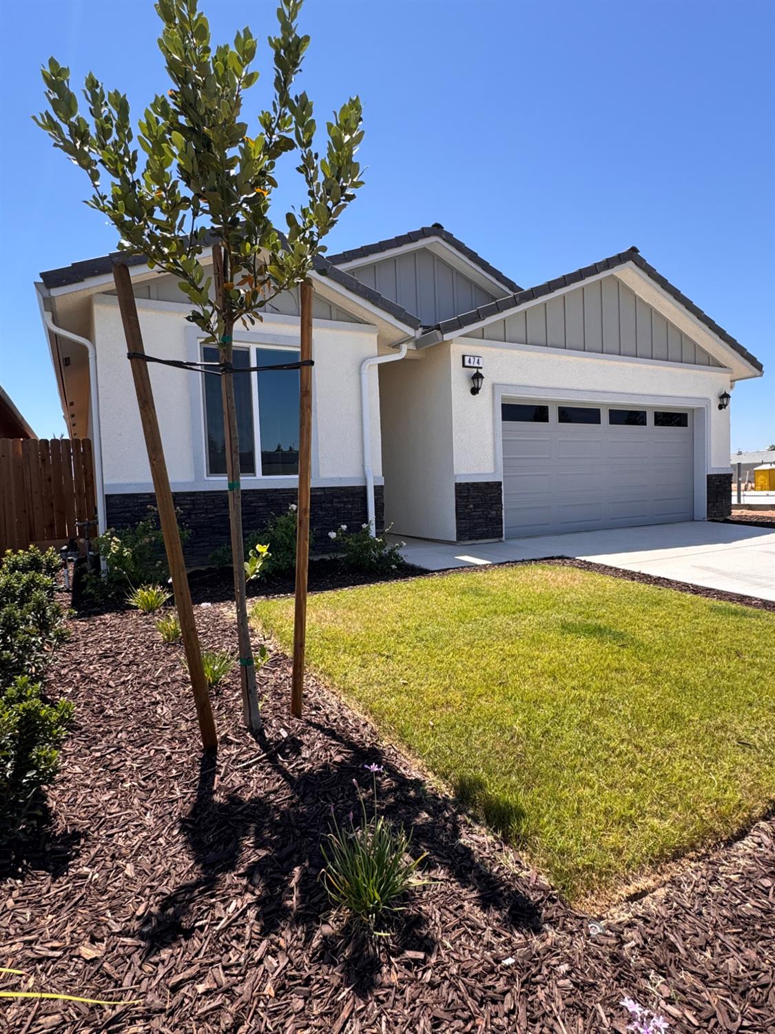 474 W Windsor Avenue - Photo 2