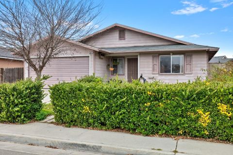 A home in Firebaugh