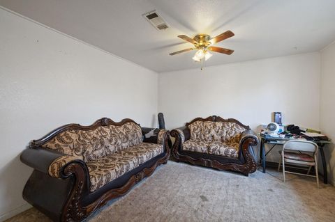 A home in Firebaugh