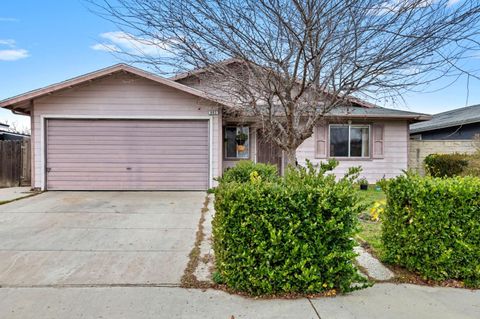 A home in Firebaugh