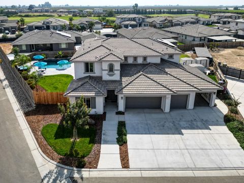 A home in Dinuba