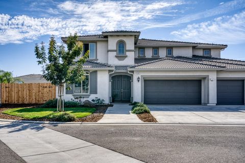 A home in Dinuba