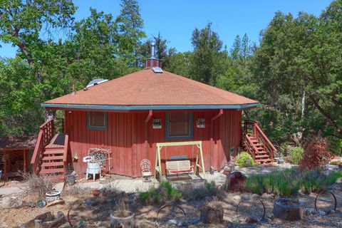 A home in Mariposa