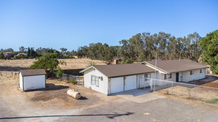 Photo 1 of 45 — 11495 E Herndon Avenue, Clovis, CA 93619