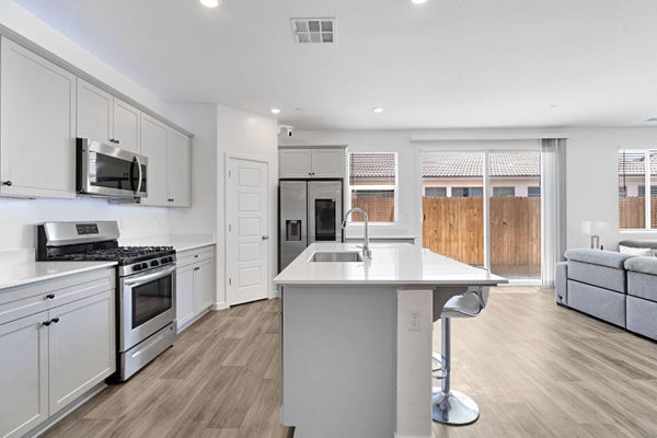 7065 E HOMAN AVE, FRESNO, CA 93737 - Image 13e2852fbb7a97d012bb08d25a1dcdb2/1593982209