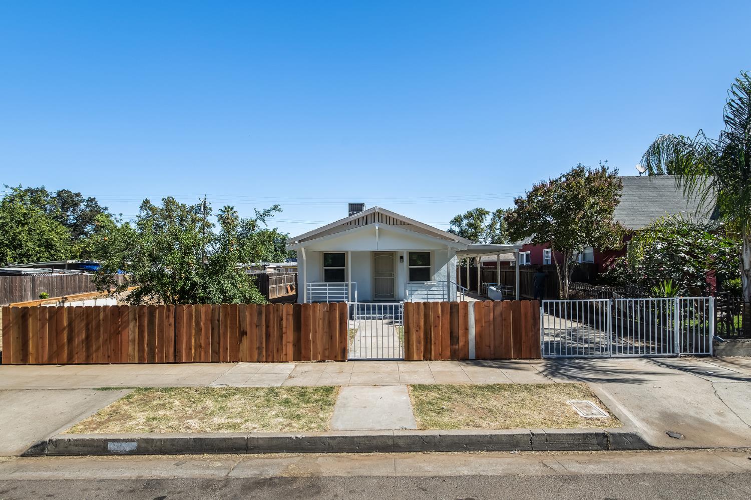 Photo 1 of 22 — 2221 E Lewis Ave, Fresno, CA 93701