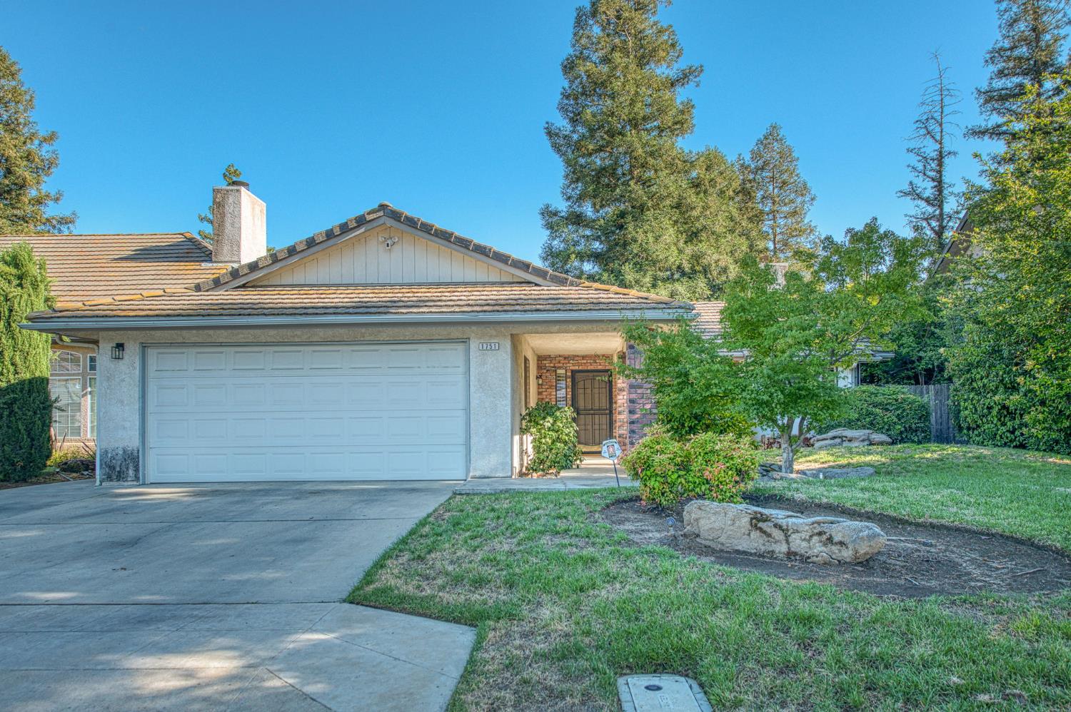 Photo 1 of 36 — 1751 E Brandon Lane, Fresno, CA 93720