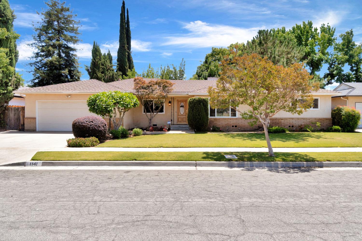 Photo 1 of 38 — 1141 E Paul Avenue, Fresno, CA 93710