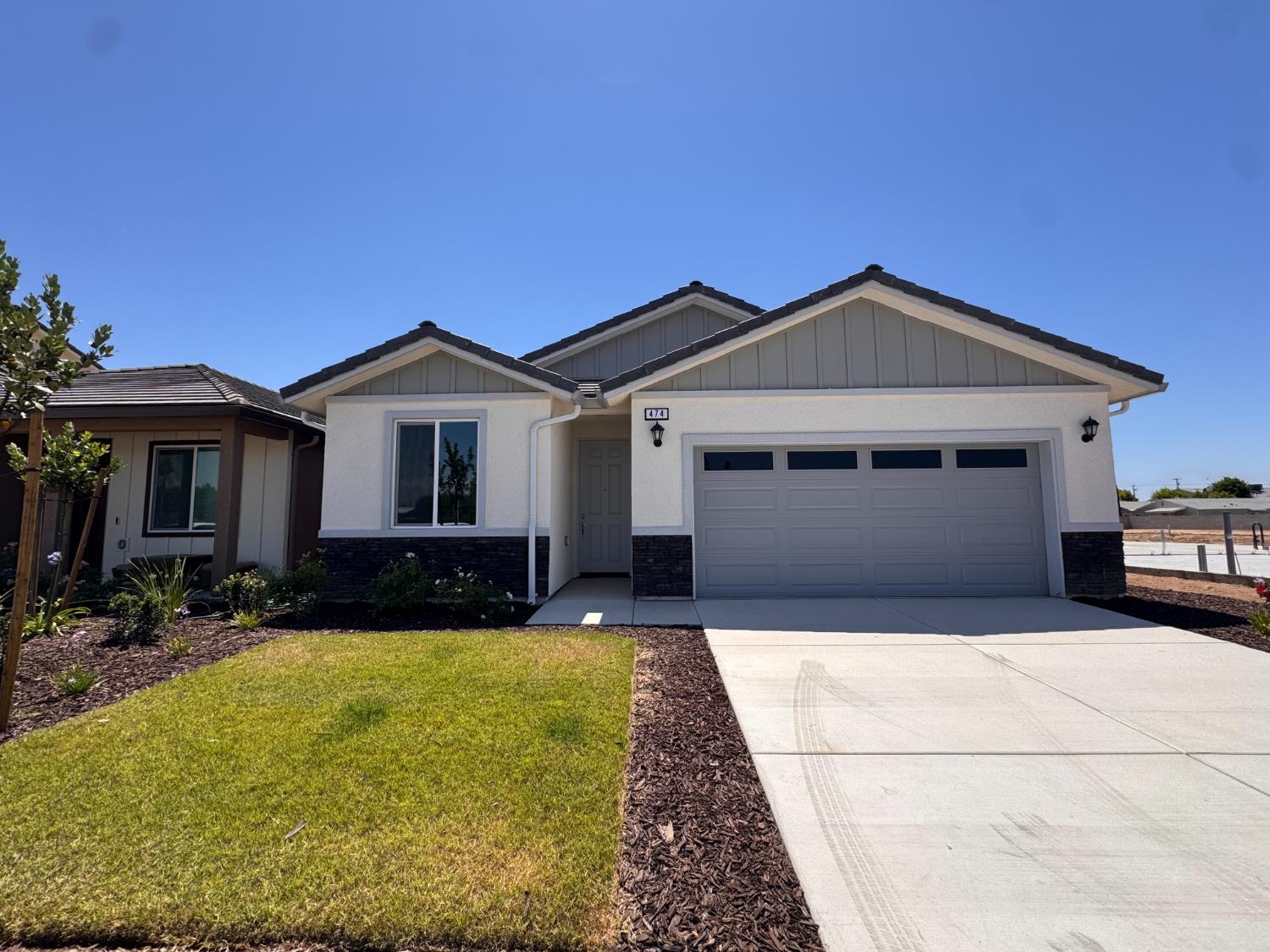 Photo 1 of 22 — 474 W Windsor Avenue, Clovis, CA 93612
