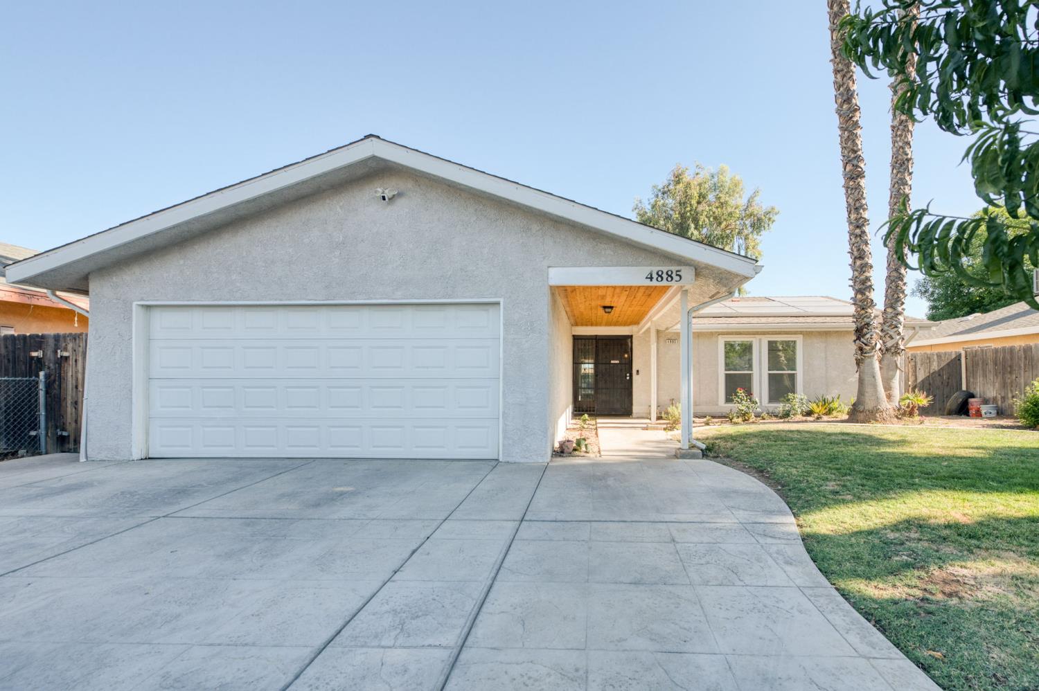 Welcome to 4885 E Atchison Avenue!!!