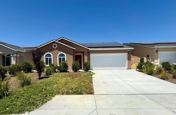 Photo 1 of 1 — 1221 E Orange Street, Avenal, CA 93204