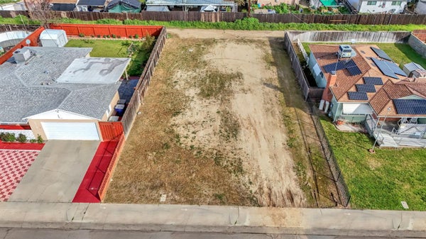 2335 E GETTYSBURG AVE, FRESNO, CA 93726 - Image 3872d2c7af325ae69dee42d16ea2e26a/2562899407