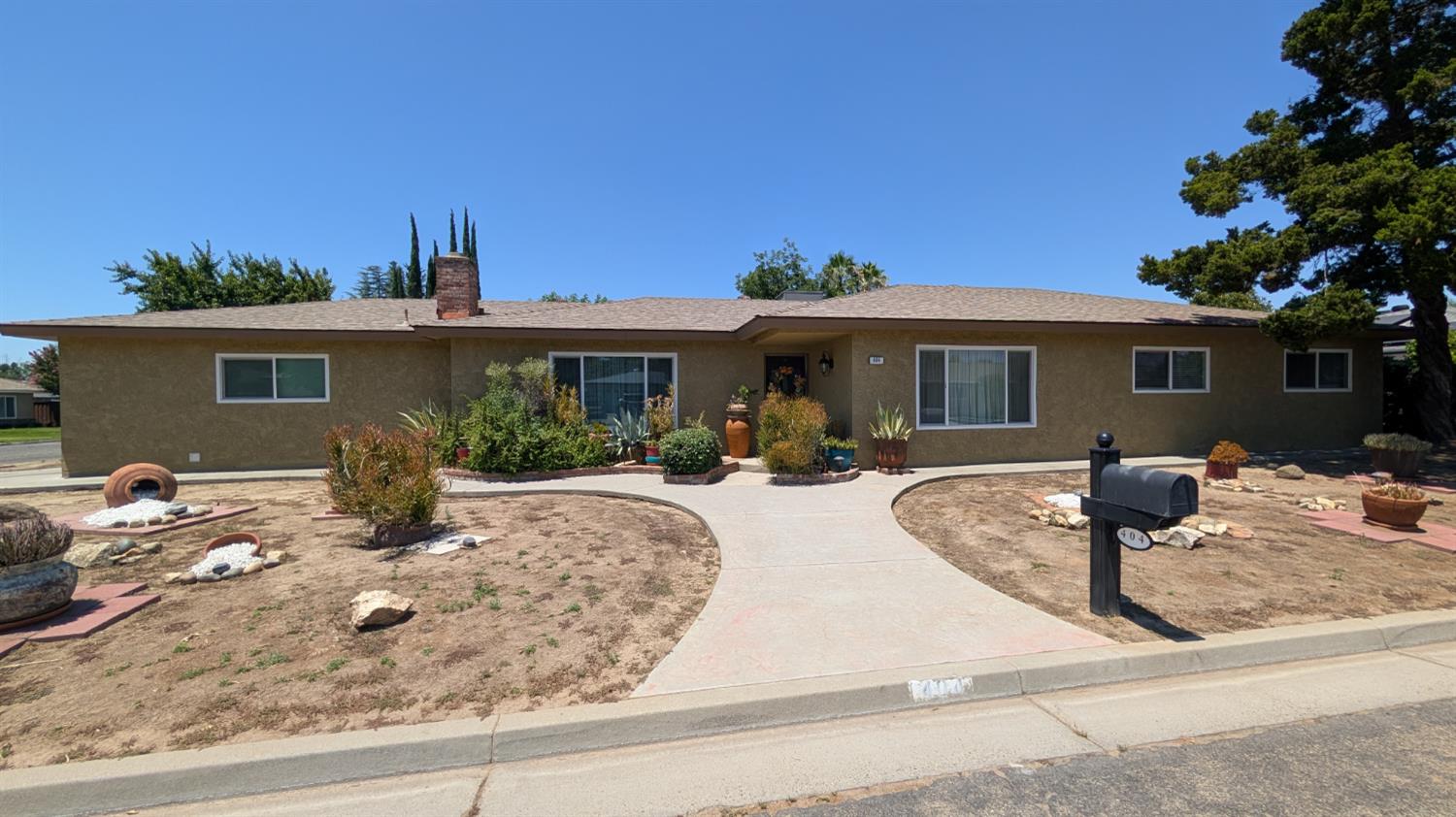 Photo 1 of 23 — 404 Fall Ave, Madera, CA 93637