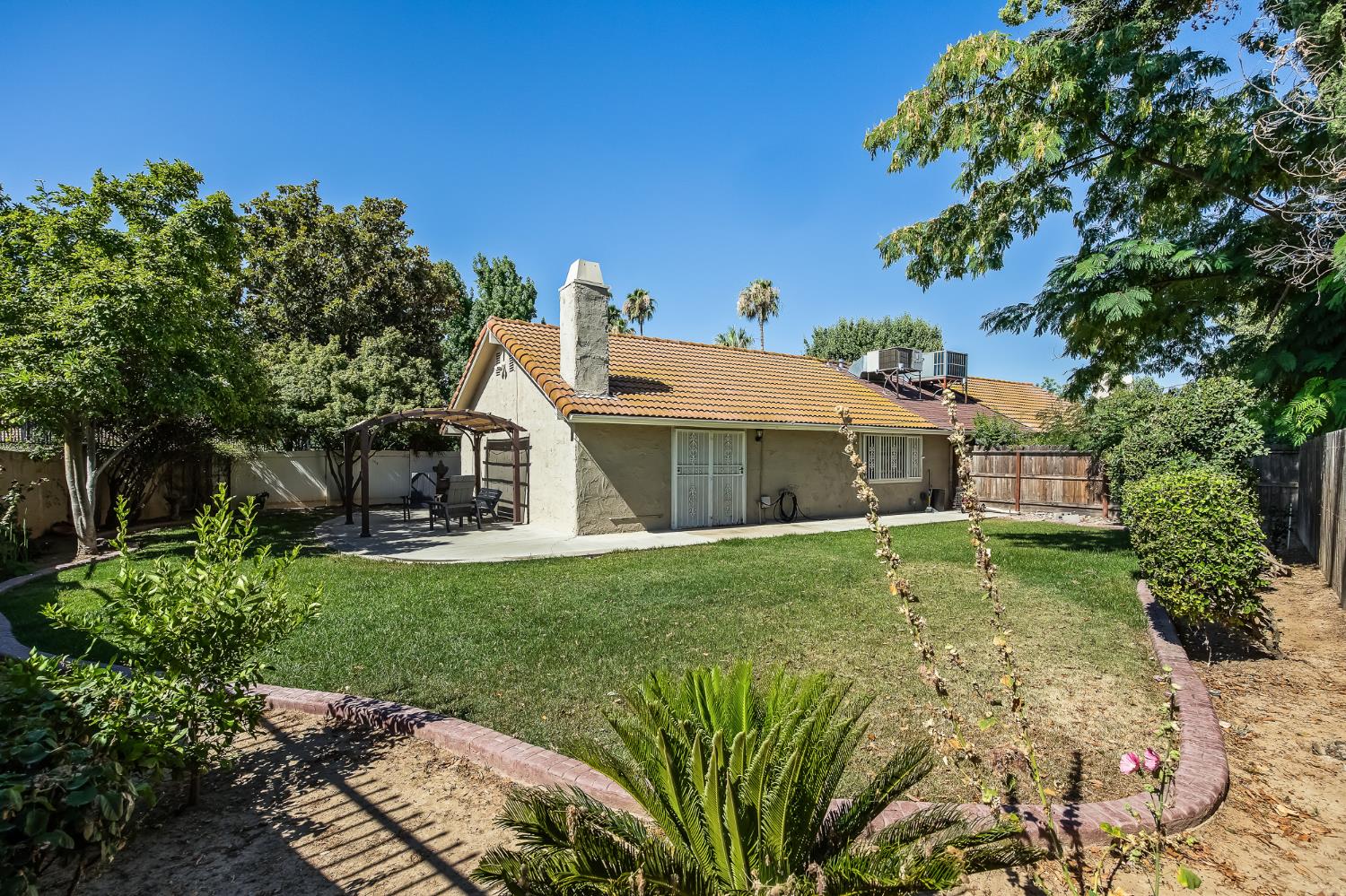 Photo 1 of 20 — 1250 E Shaw Avenue 101, Fresno, CA 93710
