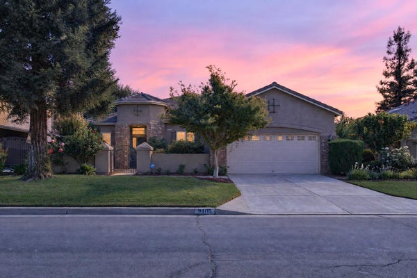 2405 E SHEA DR, FRESNO, CA 93720 - Image 4e8140c0a4c65e327bf371f37d2d6bb5/3496378857