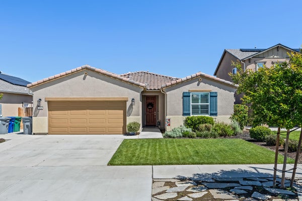 174 S KAREN AVE, KERMAN, CA 93630 - Image 4f8ffbbfdfb5ff904be7b5d1f0520704/183195078