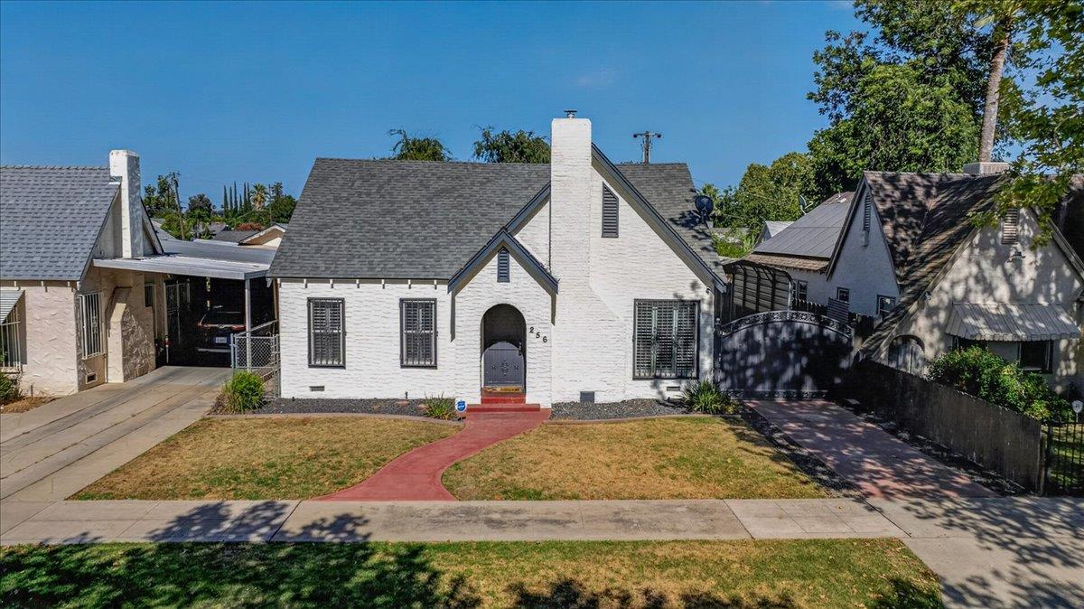 Photo 1 of 38 — 256 N Sierra Vista Avenue, Fresno, CA 93702