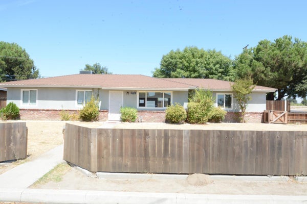 5731 E BERNADINE DR, FRESNO, CA 93727 - Image 5040e1a6a9d4c1929f96907f01baa135/4243201356