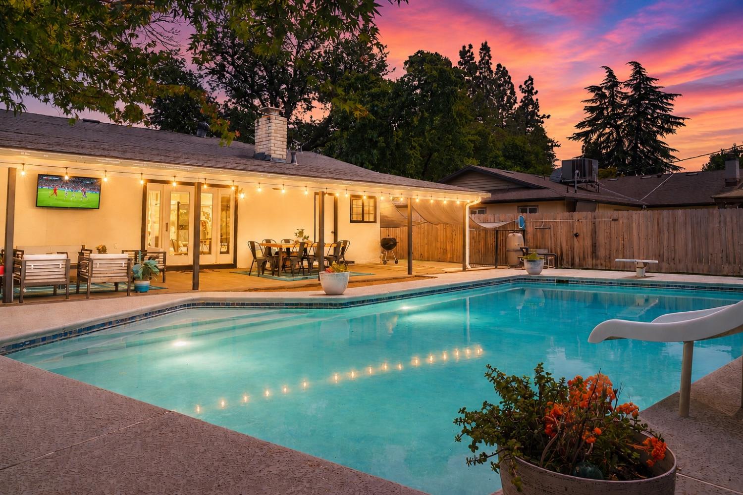 Very spacious and welcoming outdoor entertainment paradise.