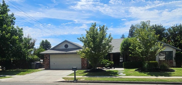 6415 N ADOLINE AVE, FRESNO, CA 93711 - Image 56a4d00a729ae9345c615290b0eca43b/1264642345