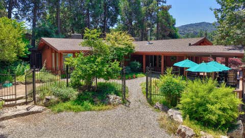 Featured picture for the property 651504