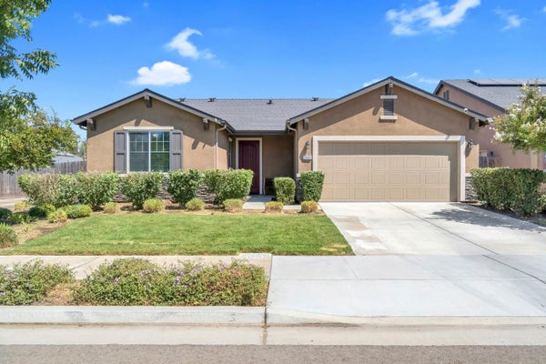 2493 LINDQUIST ST, KINGSBURG, CA 93631 - Image 59b9c000810cc5f31fbfb2254e8ddd22/369984077