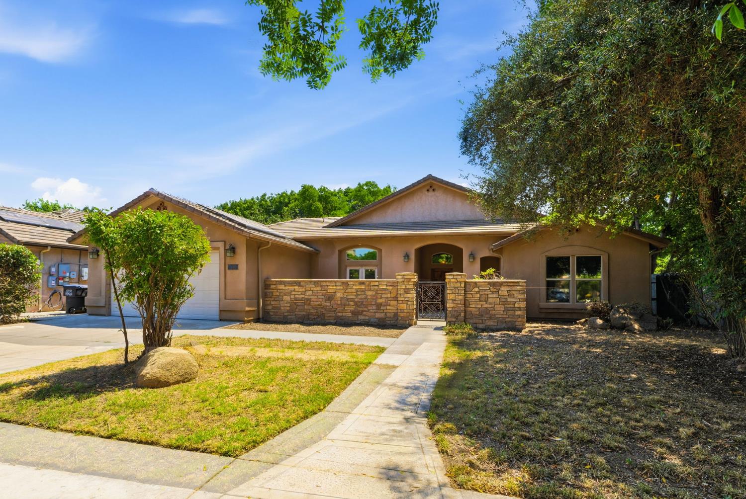 1534 S Manzanita Street - Photo 2